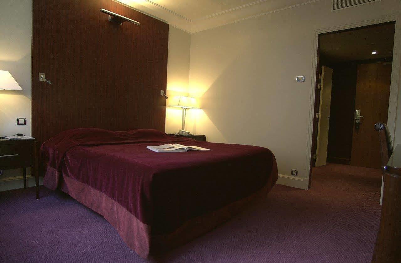 Hotel De Castiglione Paris Room photo